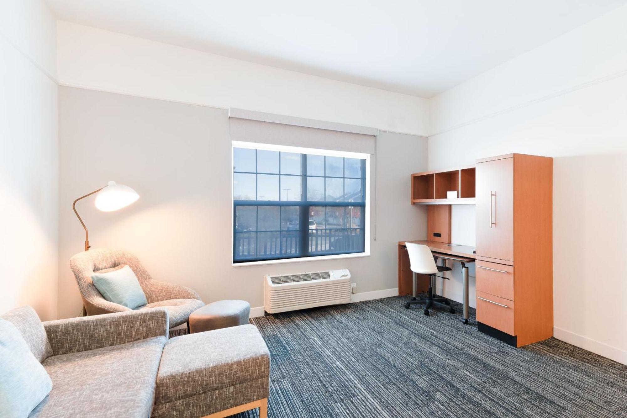 Towneplace Suites Stafford Bagian luar foto