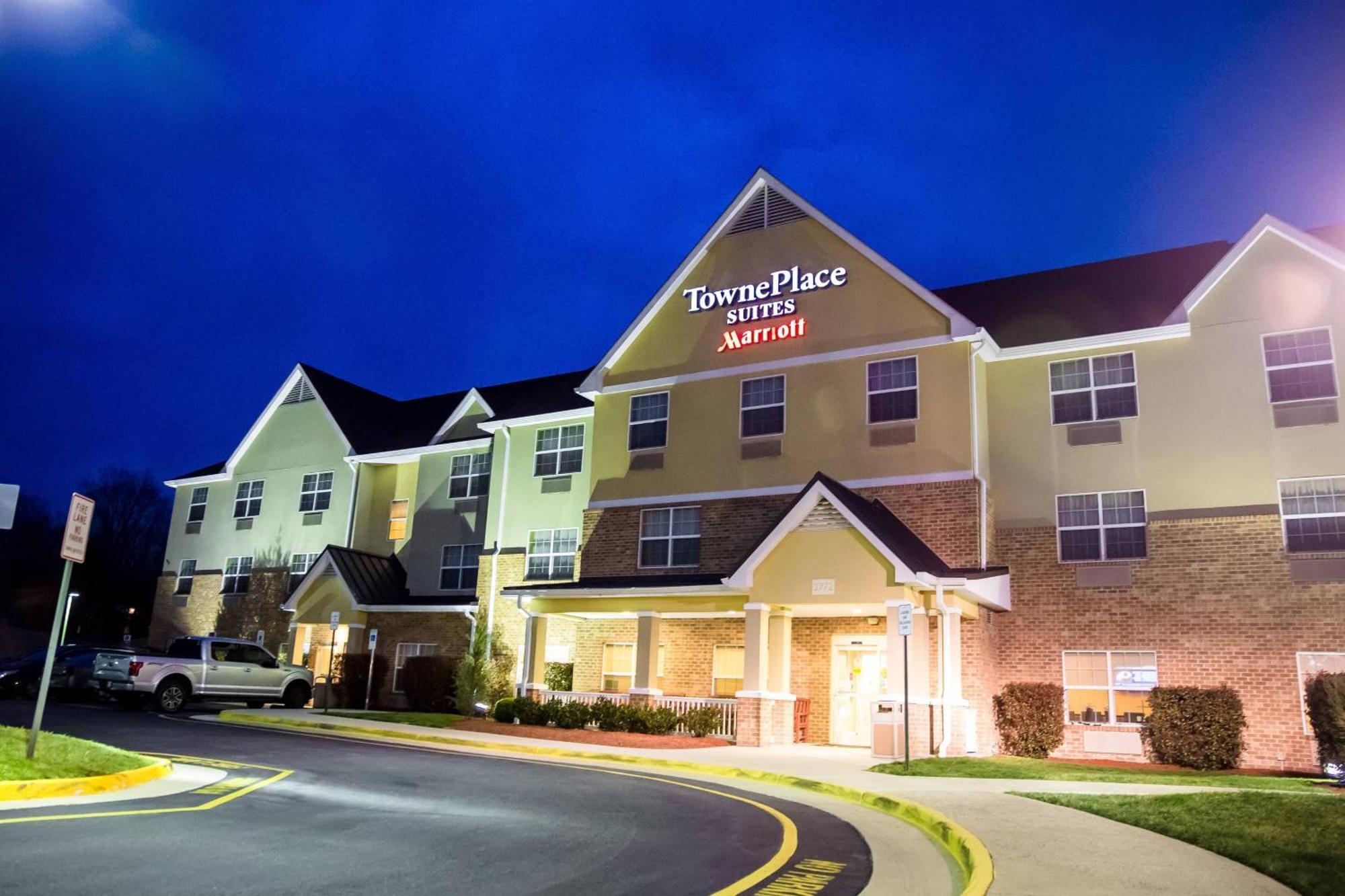 Towneplace Suites Stafford Bagian luar foto