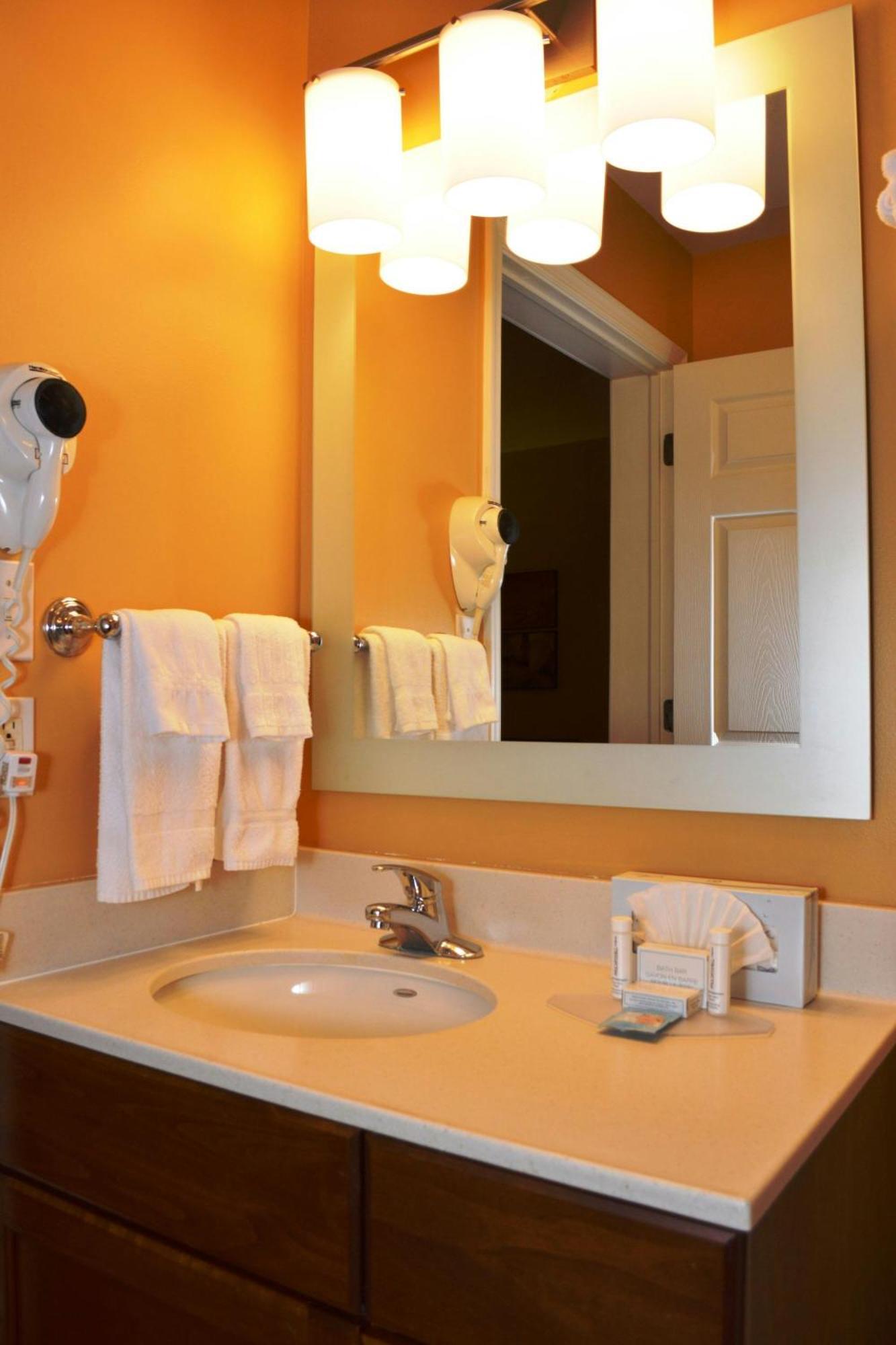 Towneplace Suites Stafford Bagian luar foto