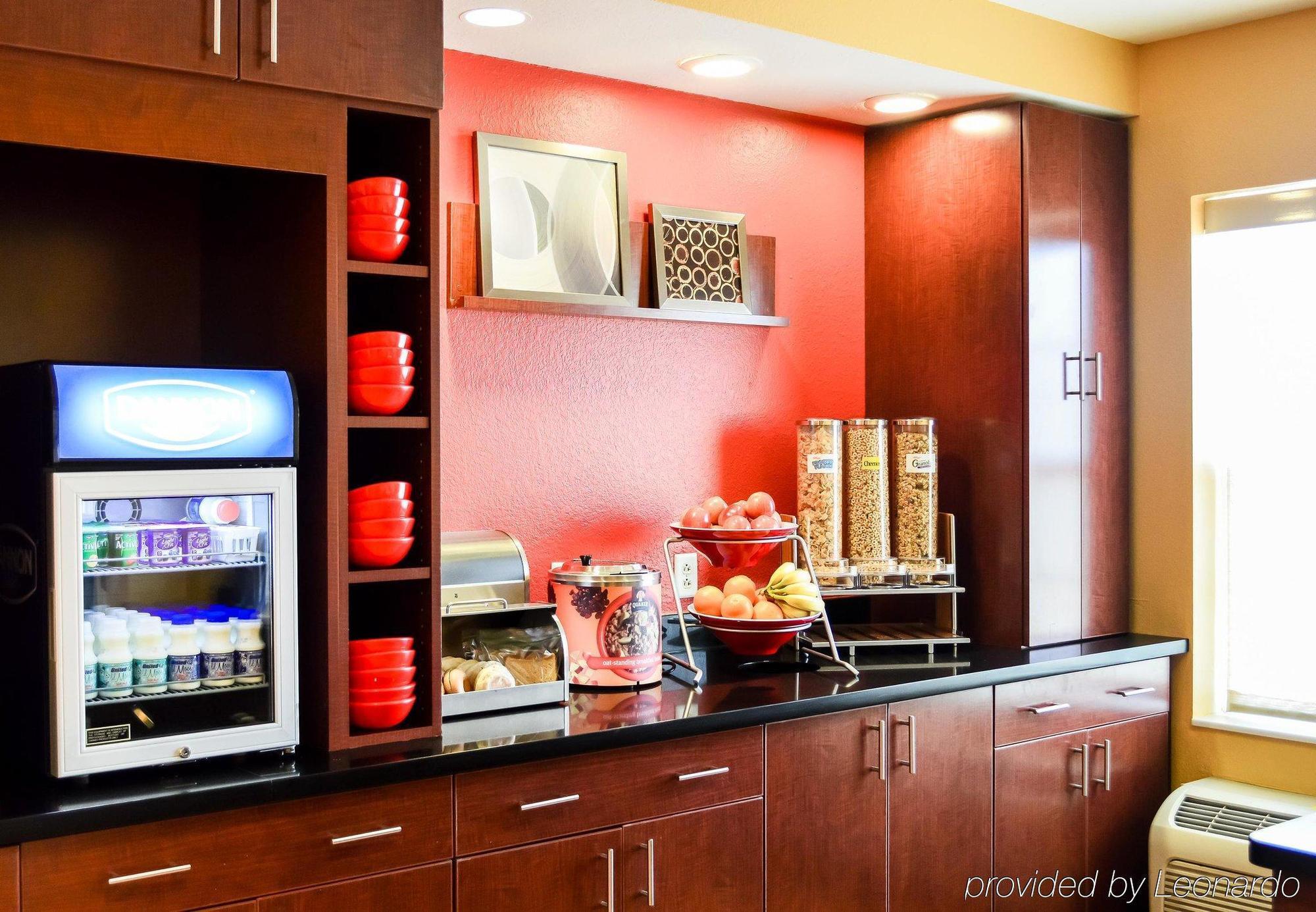 Towneplace Suites Stafford Bagian luar foto