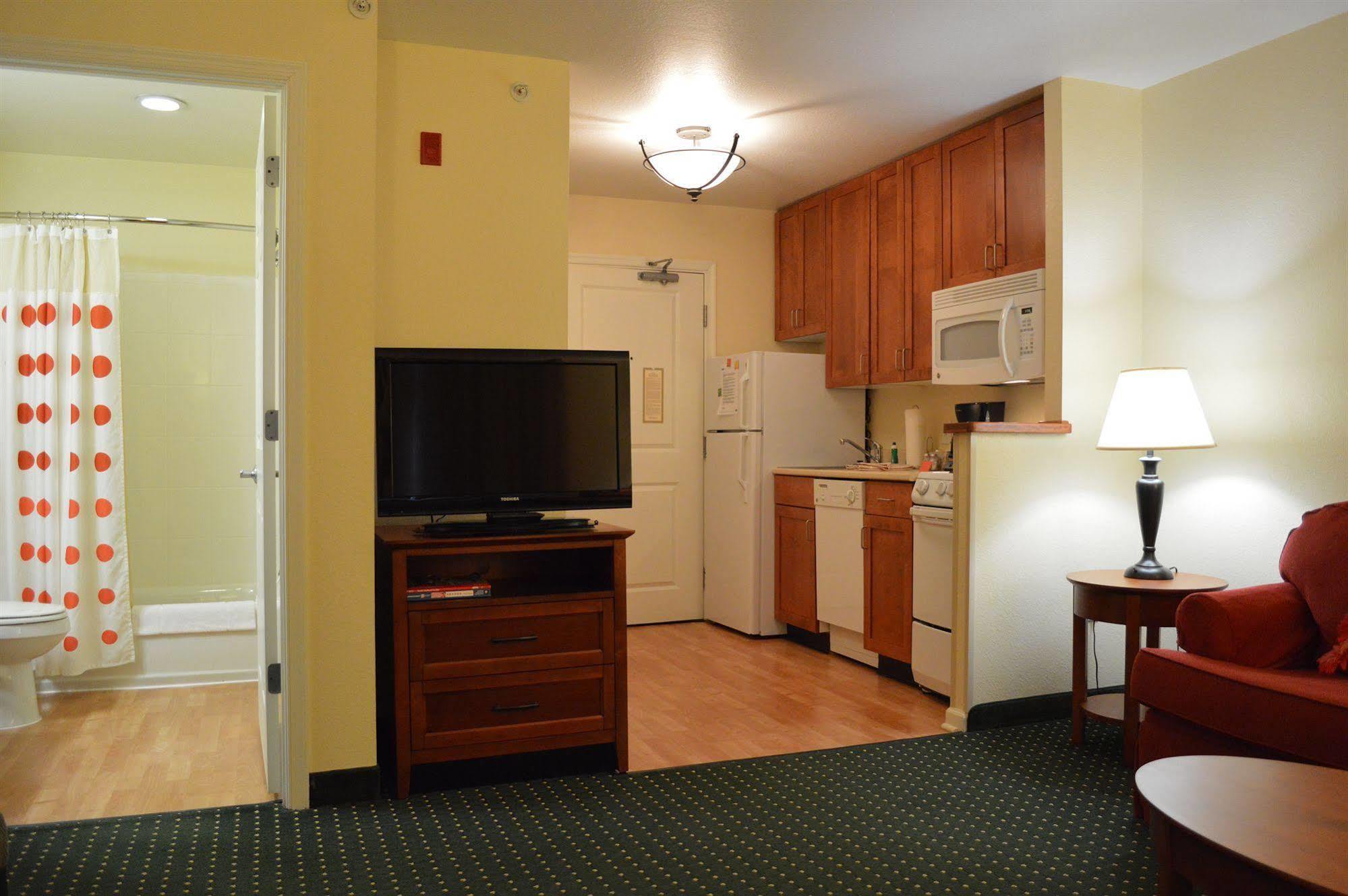 Towneplace Suites Stafford Bagian luar foto