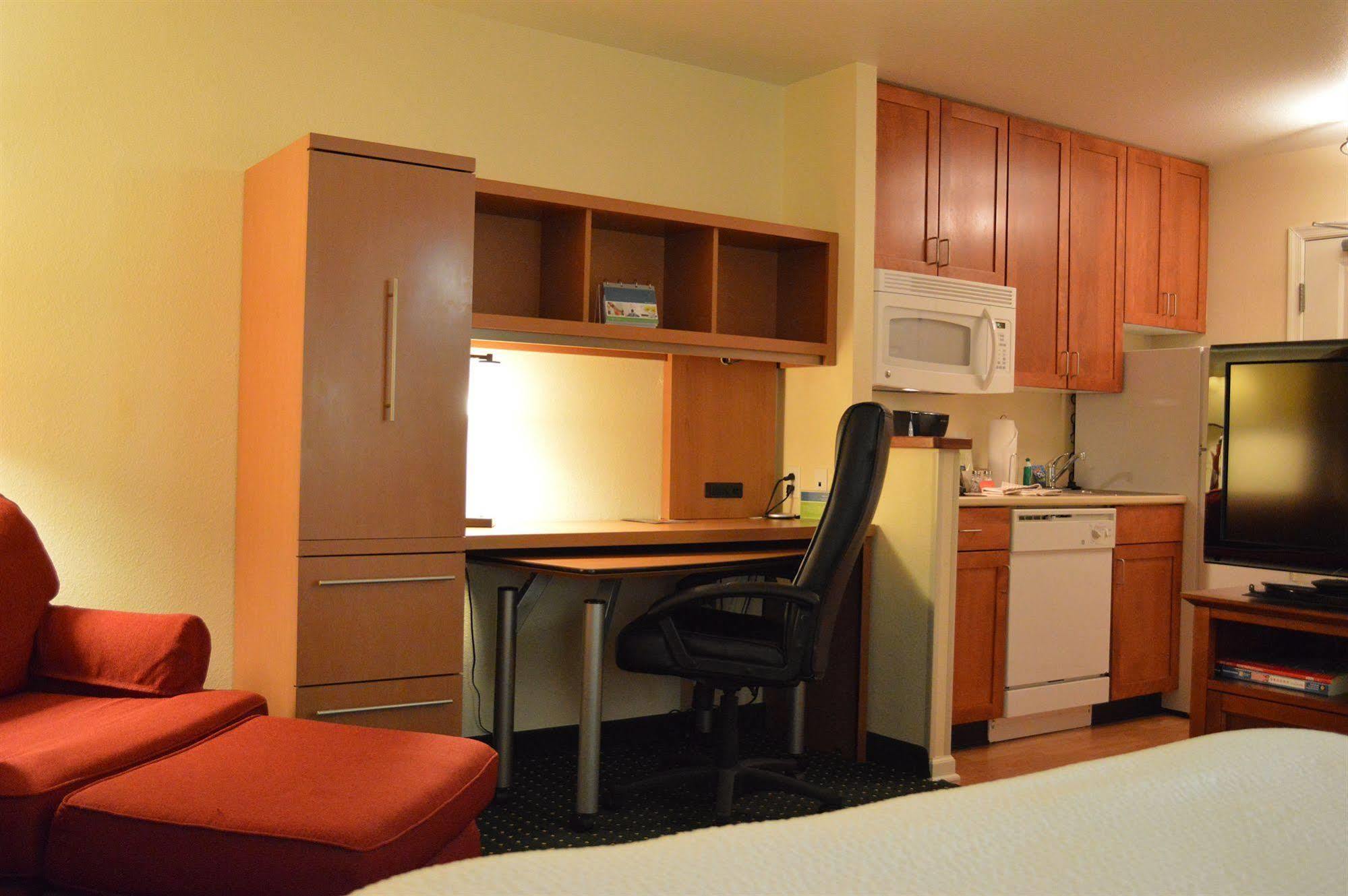 Towneplace Suites Stafford Bagian luar foto