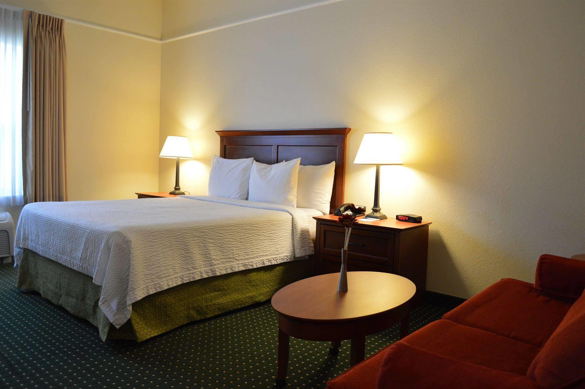 Towneplace Suites Stafford Bagian luar foto